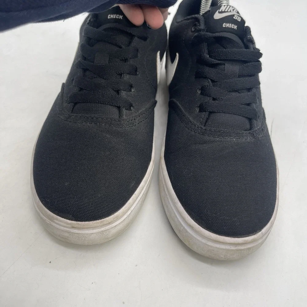 Nike Shoes Womens 7.5 Check Solarsoft Canvas SB Black Platinum W Skater Black